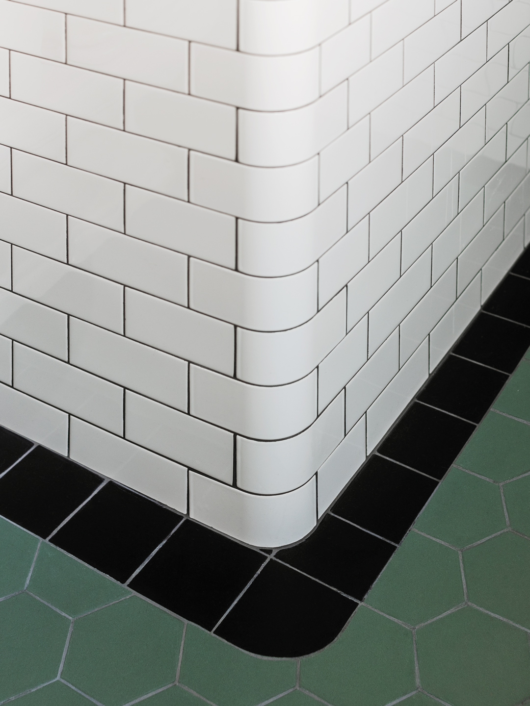 Badrum med kakel och klinker fr&aring;n Byggfabriken