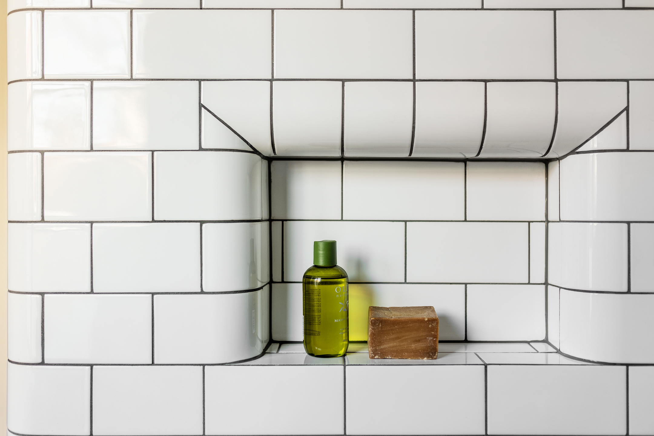 Badrum med kakel och klinker fr&aring;n Byggfabriken