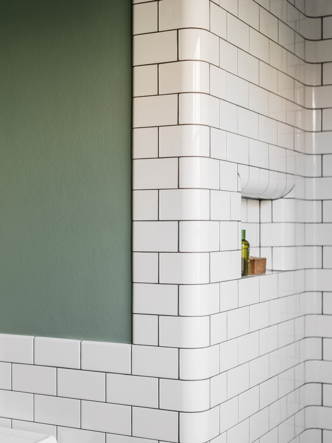 Badrum med kakel och klinker fr&aring;n Byggfabriken